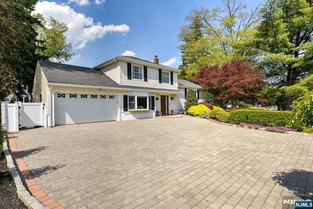Photo of 11 Carlisle Road, Wayne, NJ 07470 (MLS # 26018777)