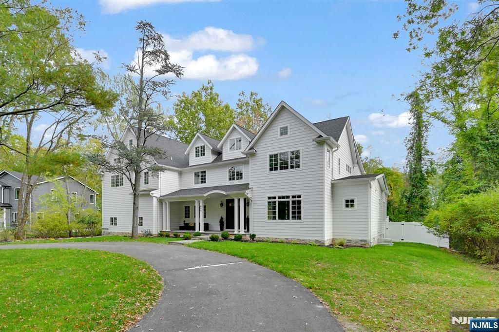 Photo of 466 White Oak Ridge Road, Millburn, NJ 07078 (MLS # 25036067)