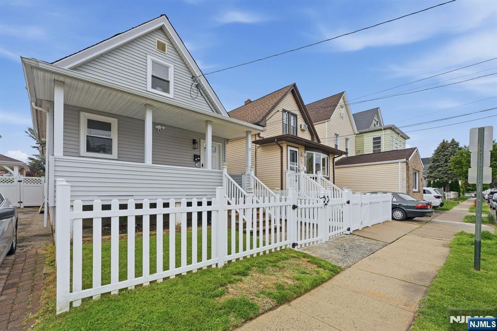 32 Willard Street