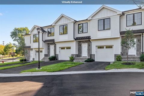 Photo of 23 Fey Place, Oradell, NJ 07649 (MLS # 25043909)