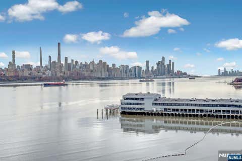 Photo of 129 The Promenade, Edgewater, NJ 07020 (MLS # 26025274)