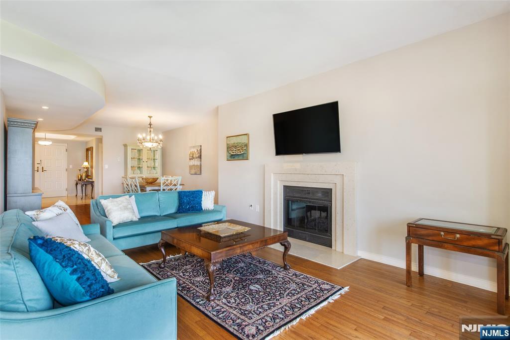 1360 Hamburg Turnpike 402