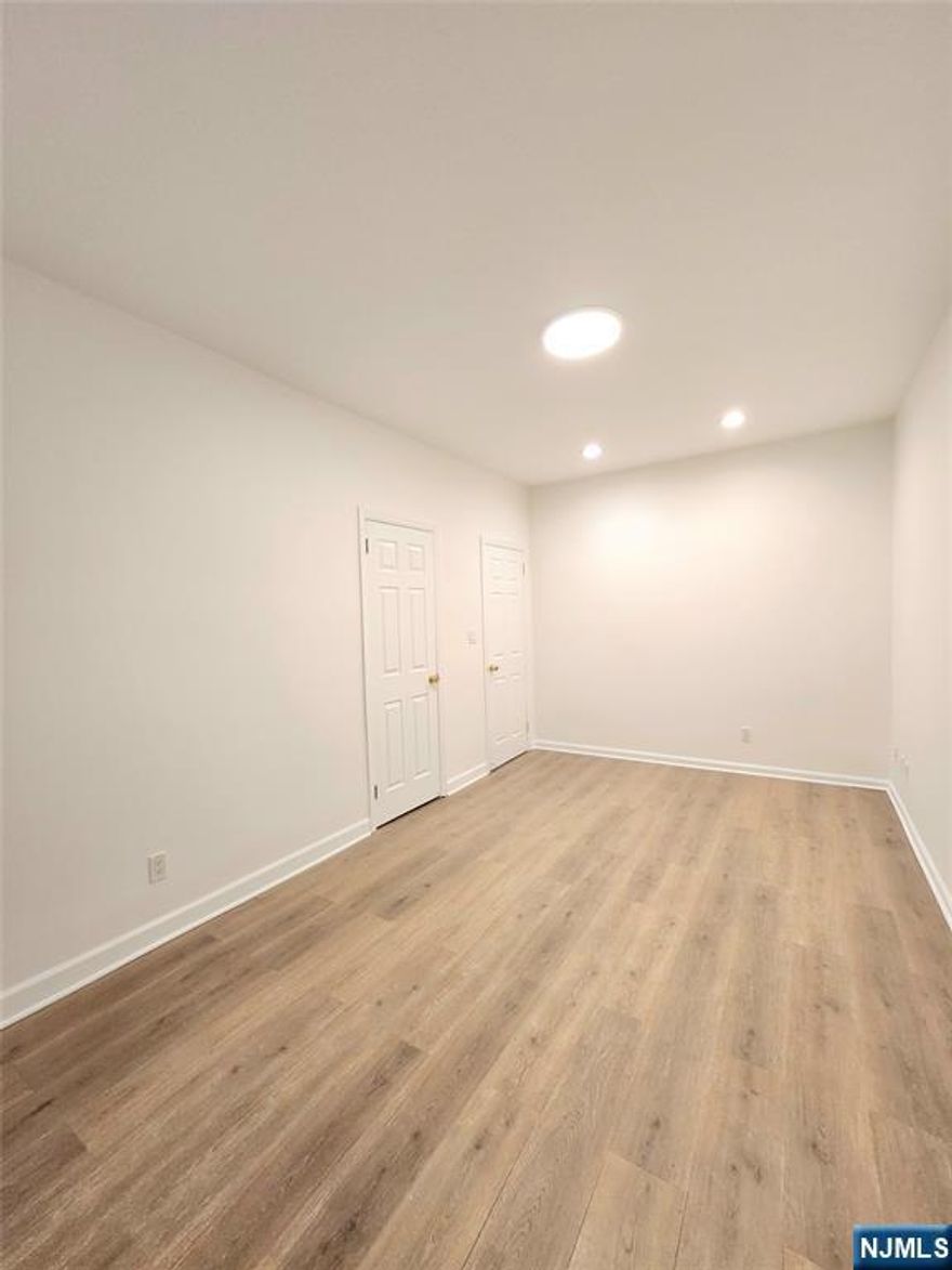 Beautifully RENOVATED BRIGHT UNIT located in the center of Leonia on broad Ave. ***HEAT, COLD & HOT WATER ARE INCLUDED IN RENT***NEW DISHWASHER IS INSTALLED ***. Very clean and well maintained building with 24 hours superintendent. EXCELLENT LOCATION FOR ALL : The NY EXPRESS BUS STOP is right in front of the building. Close to H-mart, shopping and restaurants, Overpack park, easy access to all major highways. Plenty of parking spaces around the building and Broad Ave.