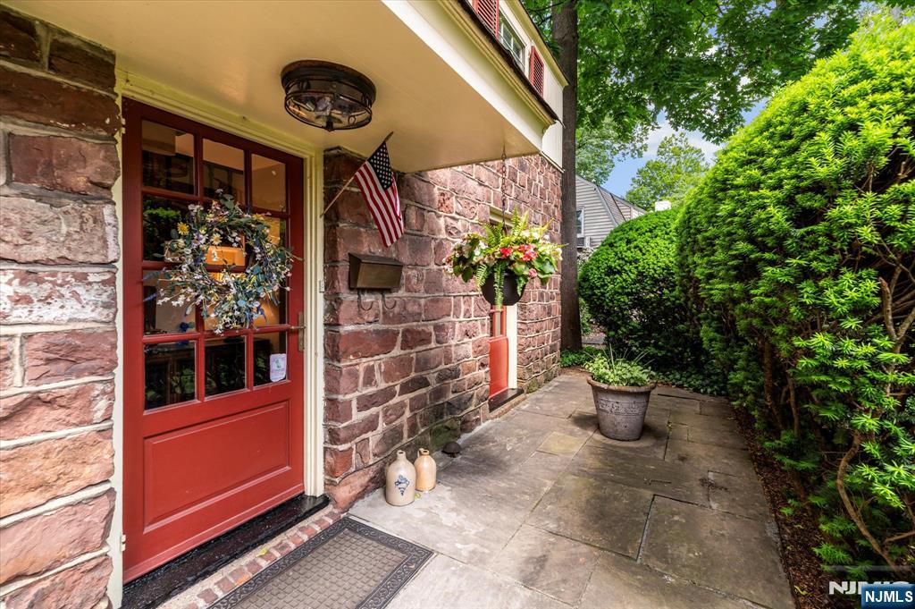685 Sunset Road
