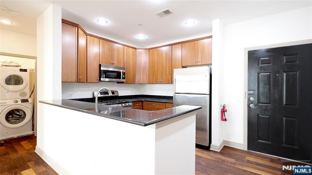 7400 River 316