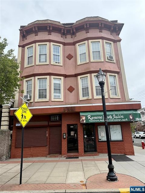 1300 Central 2L Union City NJ 07087