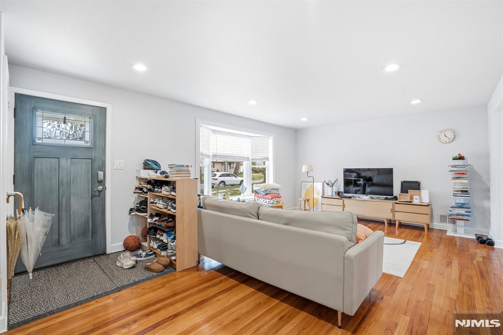 Homes for Sale in Northern NJ | ThisIsRiverEdge.com 283 Taft Road