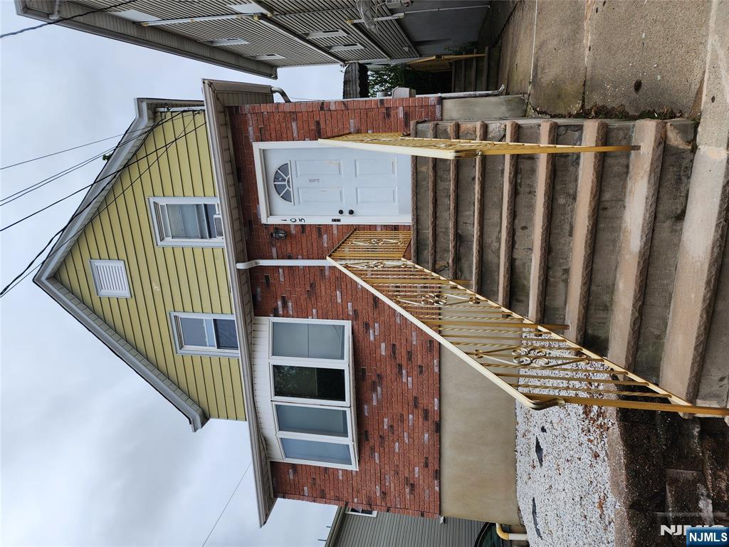 105 Summit Avenue