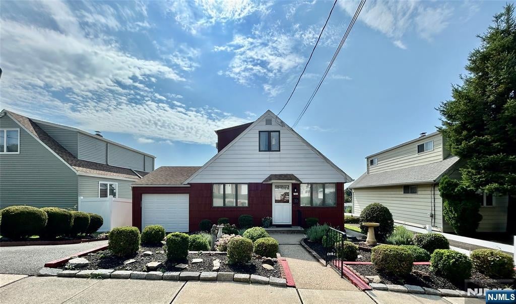 729 7th Street