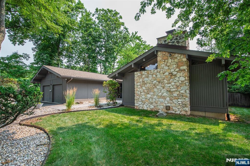 10 Reed Court