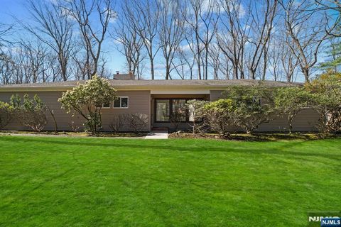 16 Cypress Peak Lane Montvale NJ 07645