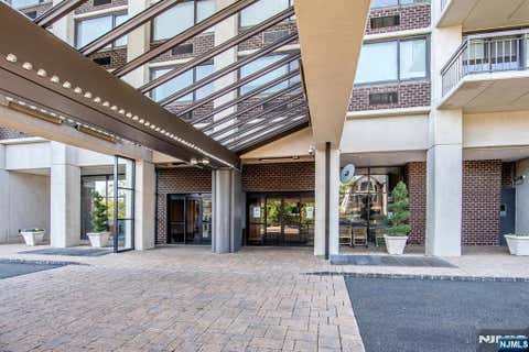 Photo of 200 Old Palisade Road #15C, Fort Lee, NJ 07024 (MLS # 26032387)