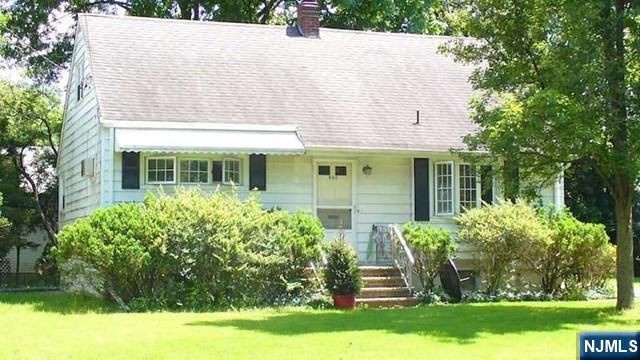 460 Dorchester Rd, Ridgewood, New Jersey - 4 Bedrooms  
2 Bathrooms  
9 Rooms - 