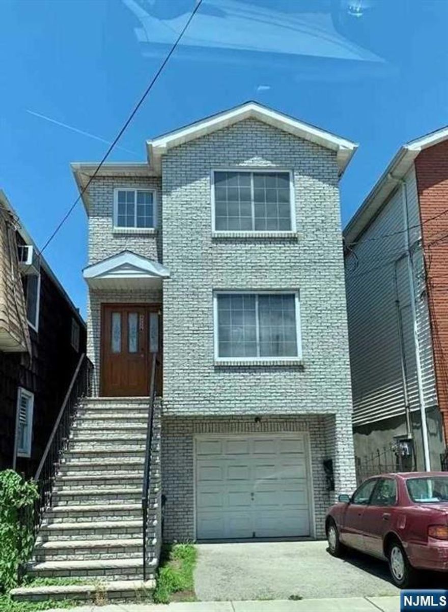 LOCATION! OPPORTUNITY NICE 3 BEDROOMS APARTMENT FOR RENT! NEWER CONSTRUCTION ON THE 1ST FL: 3 BEDS/ LIVING ROOM/ KITCHEN/ 2 FULL BATHS /WALK IN CLOSET. PRIME LOCATION! MINUTES TO PATH TRAIN TO NEW YORK. NEAR MAJOR TRANSPORTATION, NJIT, RUTGERS UNIVERSITY, NEW YORK, RESTAURANTS, CAFES, SHOPPING, SCHOOLS, PARKS, LAUNDROMAT, BIG GROCERY STORES AND MANY MORE. SHARE COIN LAUNDRY IN THE BASEMENT. BIG MASTER BEDROOM WITH FULL BATH AND WALK IN CLOSET, HARDWOOD FLOOR THROUGHOUT. UNIVERSITY SHUTTLE BLOCKS COUPLE BLCOKS AWAY. DO NOT GO DIRECT! BY APPOINTMENT ONLY! A MUST SEE!