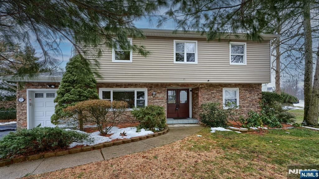 Photo of 17 Clifford Drive, Wayne, NJ 07470 (MLS # 26005392)