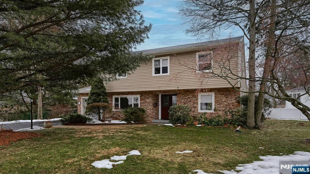 Photo of 17 Clifford Drive, Wayne, NJ 07470 (MLS # 26005392)