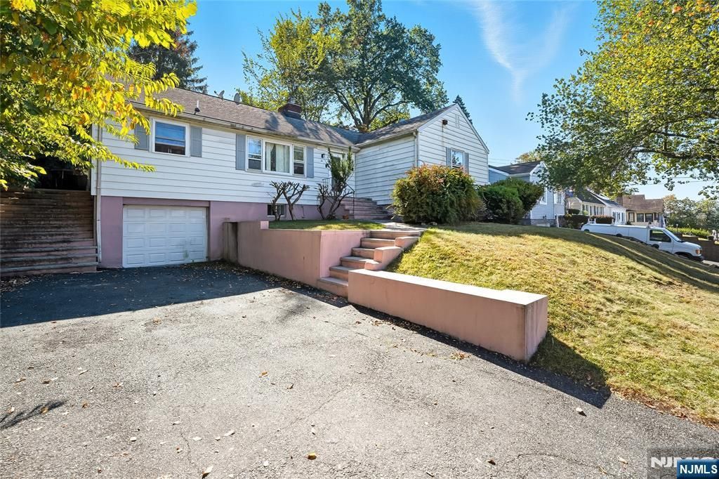 Photo of 34 Fitzrandolph Road, West Orange, NJ 07052 (MLS # 25035980)