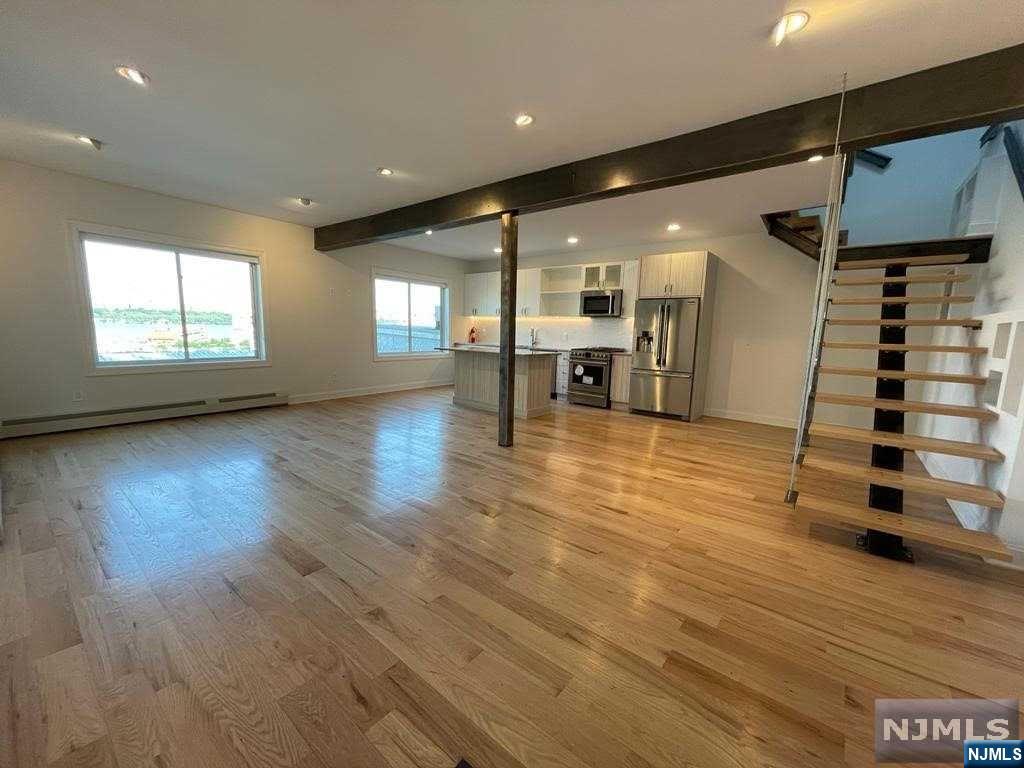9009 Riverside Place Unit 3