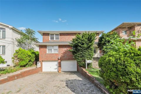 Photo of 428 Lincoln, Palisades Park, NJ 07650 (MLS # 25043383)