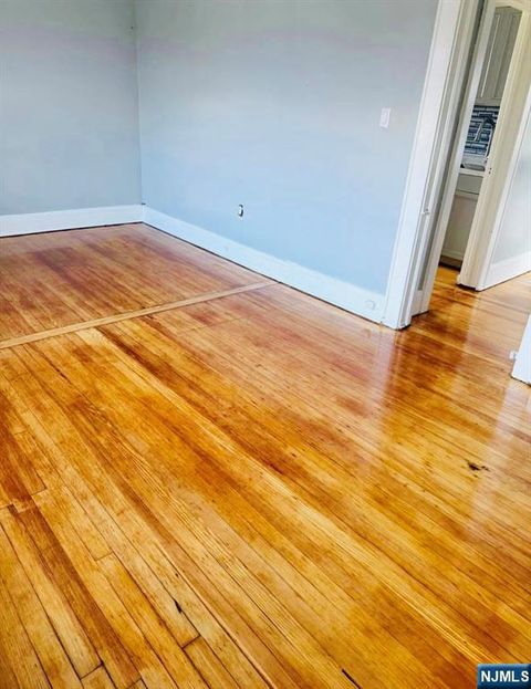 Photo of 138 Kingsland Ave, Lyndhurst, NJ 07071 (MLS # 26001425)