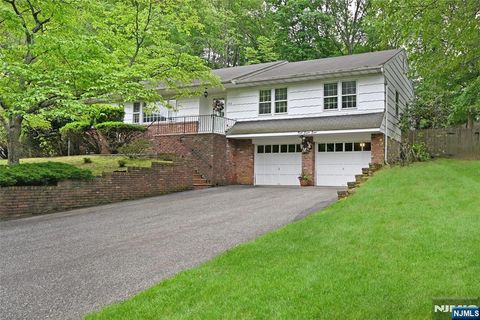 388 Holly Drive Wyckoff NJ 07481