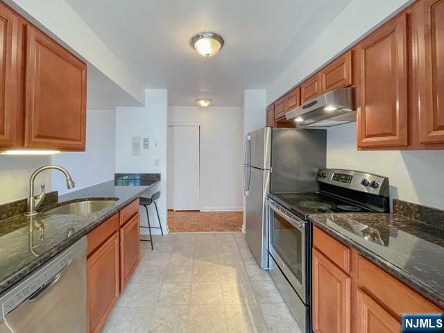 135-167 S Maple Avenue 155 E