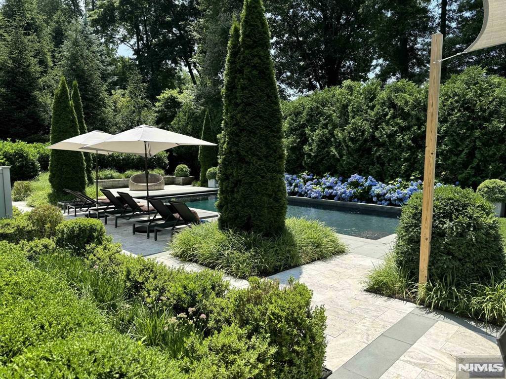 373 Hardenburgh Avenue