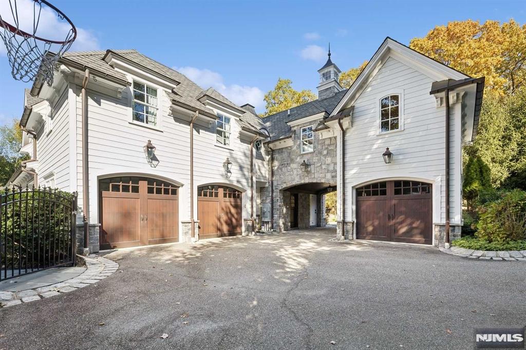 373 Hardenburgh Avenue