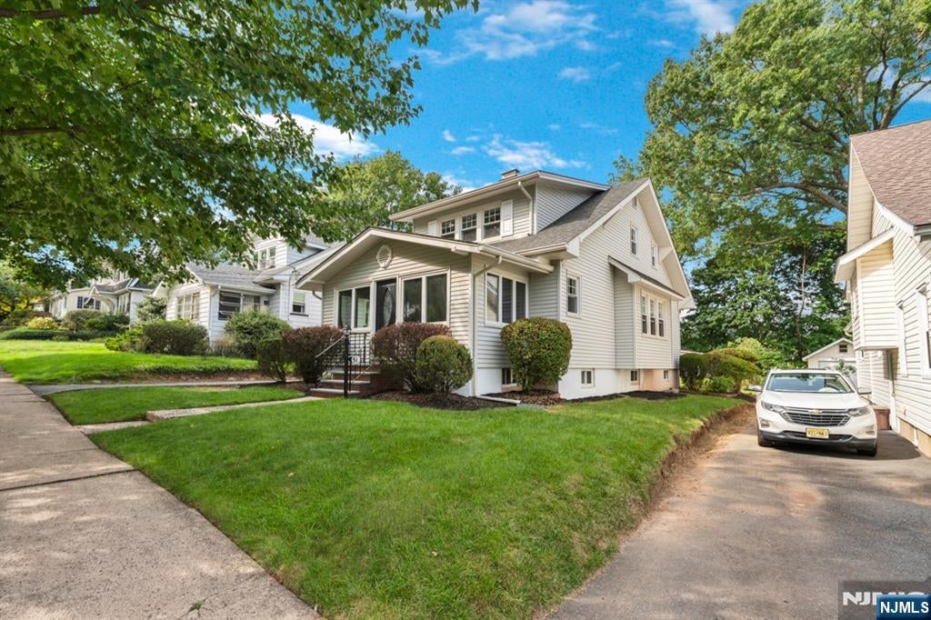 51 Sunset Avenue