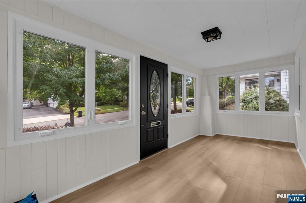 51 Sunset Avenue
