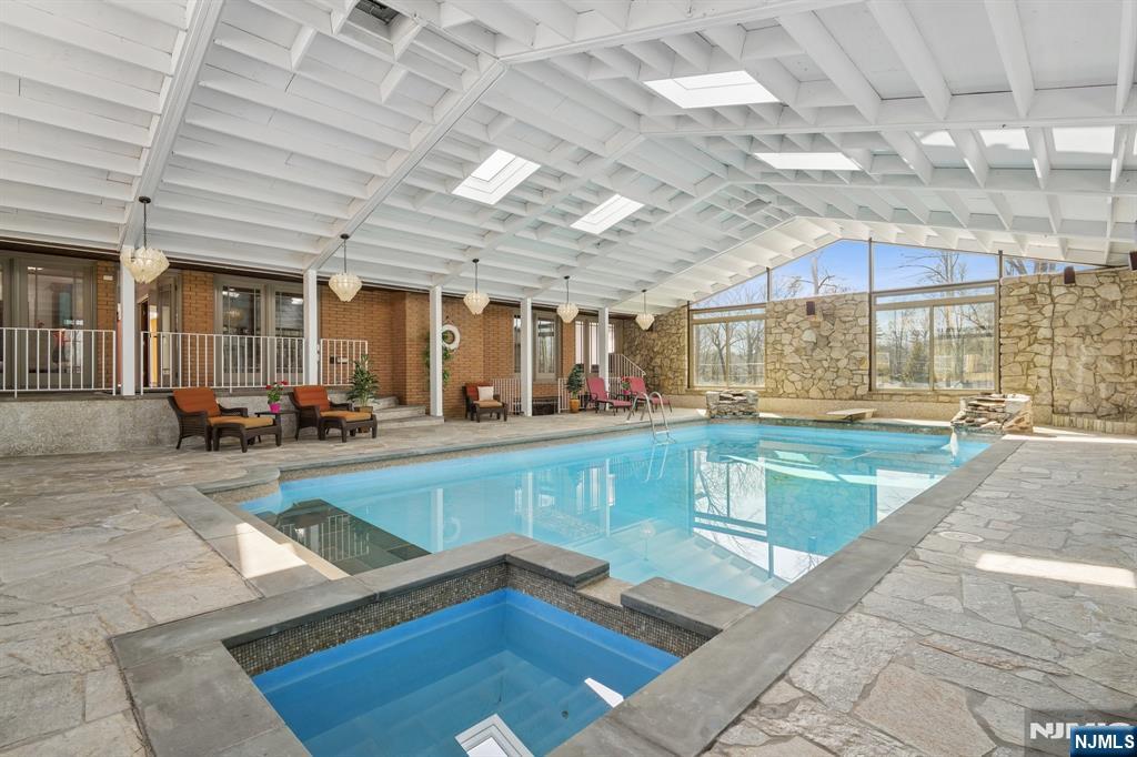 91 Chestnut Ridge Road
