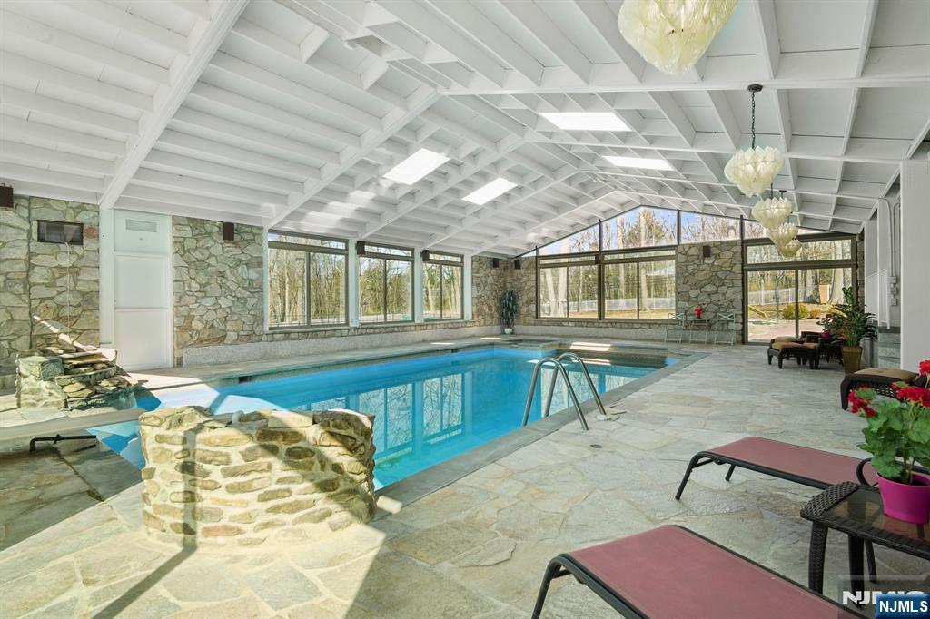 91 Chestnut Ridge Road