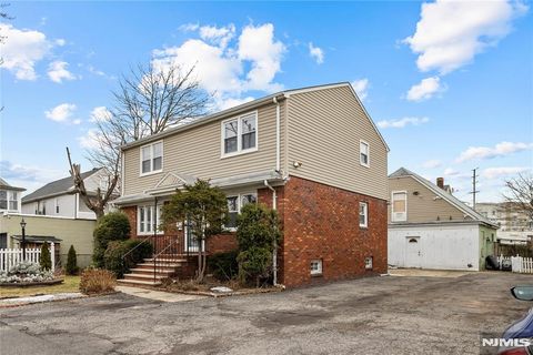 Photo of 15 Inwood Street, Clifton, NJ 07011 (MLS # 26001788)