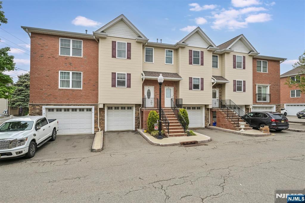 6 Doris Lane