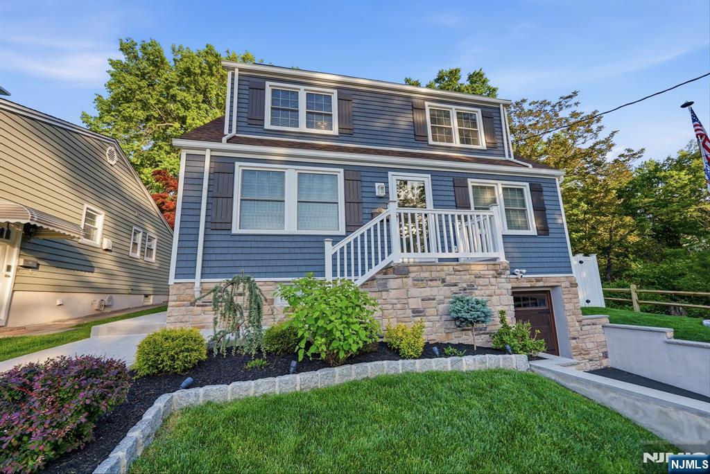 44 Alpine Place