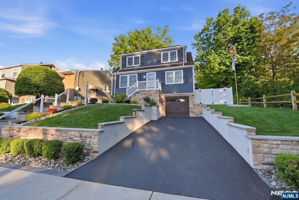 44 Alpine Place