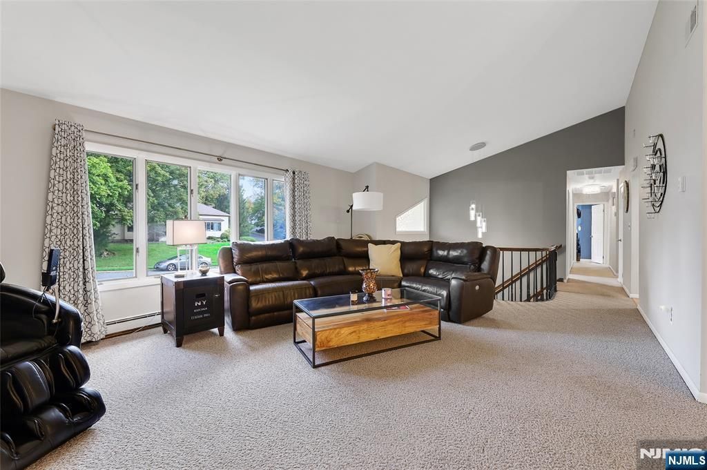 Photo of 9 Keiller Court, North Haledon, NJ 07508 (MLS # 25036313)
