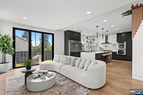 33 Elycroft Parkway Rutherford NJ 07070