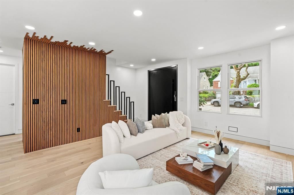 Photo of 33 Elycroft Parkway, Rutherford, NJ 07070 (MLS # 25029549)