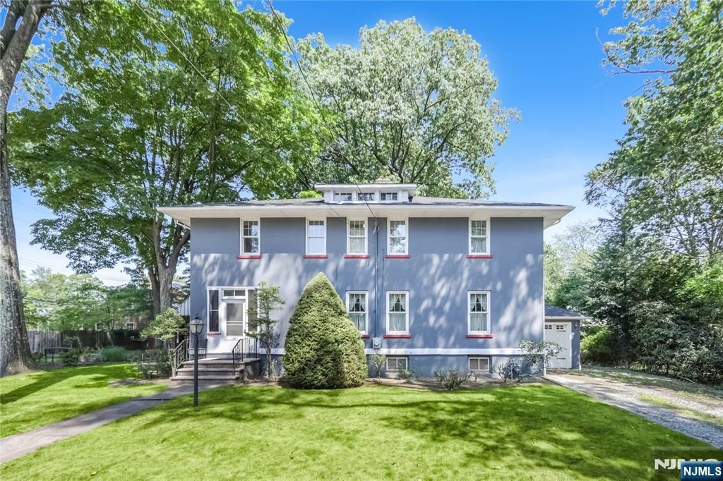 Photo of 288 Washington Avenue, Hillsdale, NJ 07642 (MLS # 25028003)
