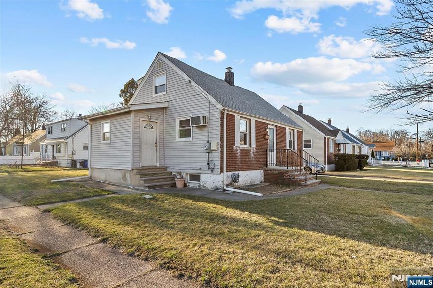 Nestled in a vibrant community, enjoy proximity to top schools, parks, & public transit w/ easy NYC access. The open layout features 4 generous bedrooms, 3 full baths, & ample storage, ideal for living & entertaining. Relax in nearby parks or explore local shops & dining. A true retreat in a welcoming neighborhood! Schedule your tour today!