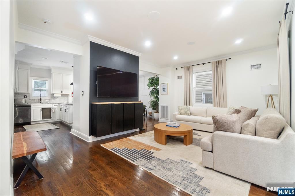122 4th Avenue