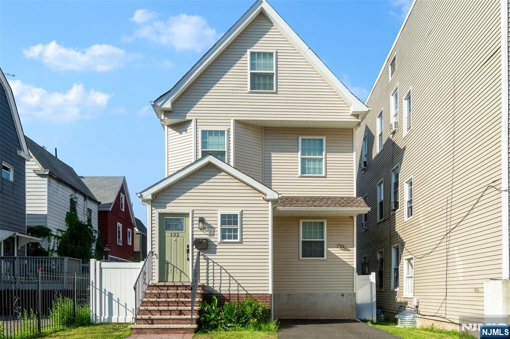 122 4th Avenue