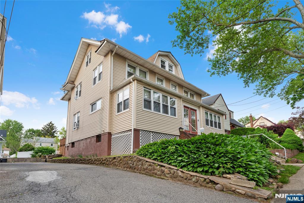 109 Homestead Place