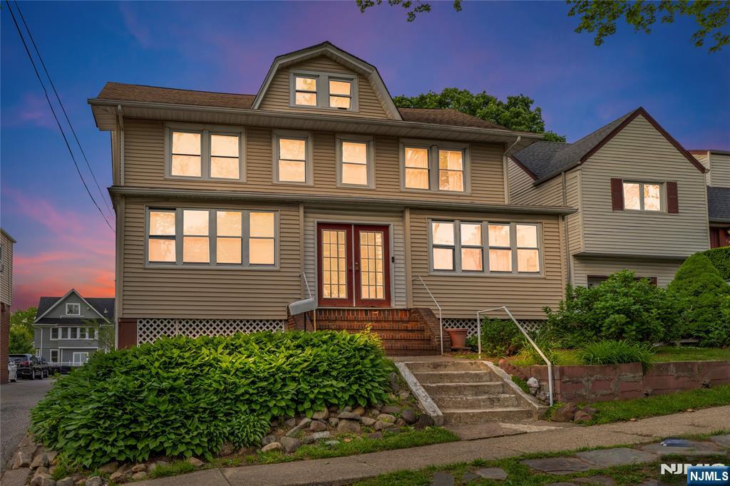 109 Homestead Place, Bogota, New Jersey - 7 Bedrooms  
3.5 Bathrooms  
17 Rooms - 