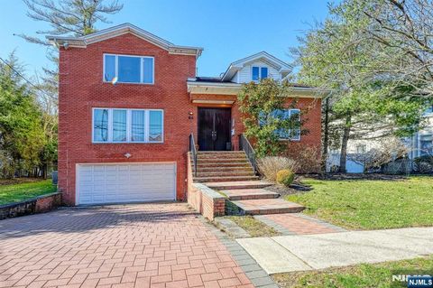 84 Westervelt Place, Cresskill, NJ 07626 - MLS#: 25005793