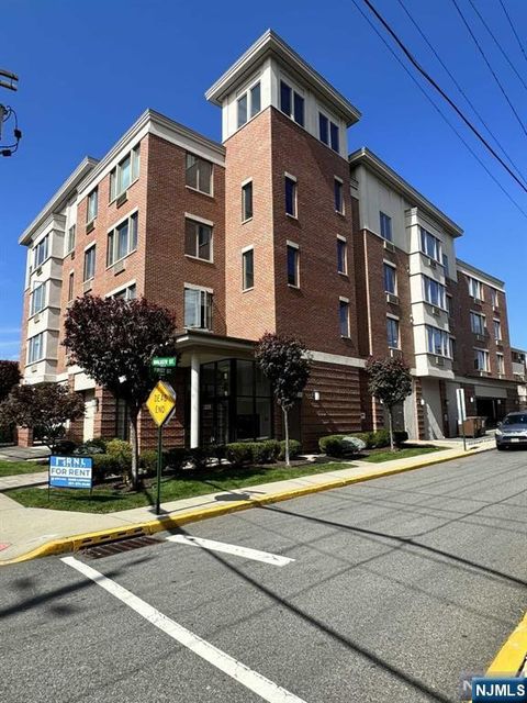 Photo of 225 Walker St #304, Cliffside Park, NJ 07010 (MLS # 26001646)