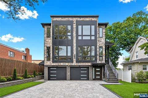 Photo of 1000 Elm AVE #1FL, Ridgefield, NJ 07657 (MLS # 26031662)