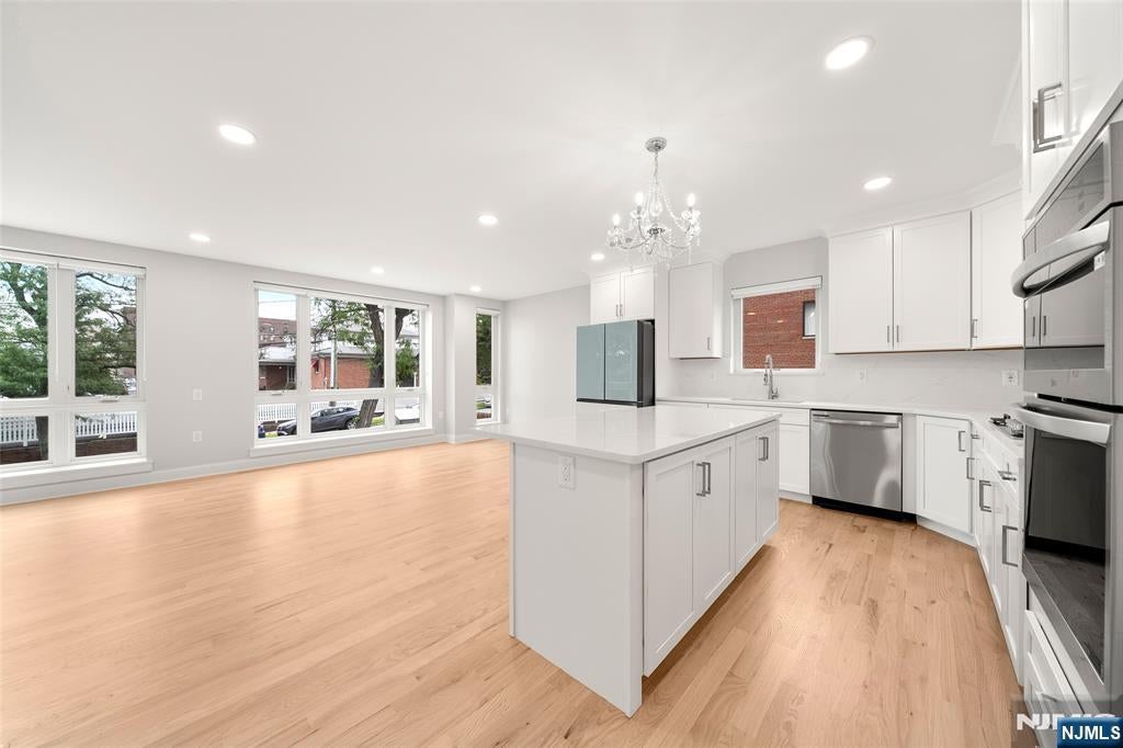 1000 Elm Avenue 1FL
