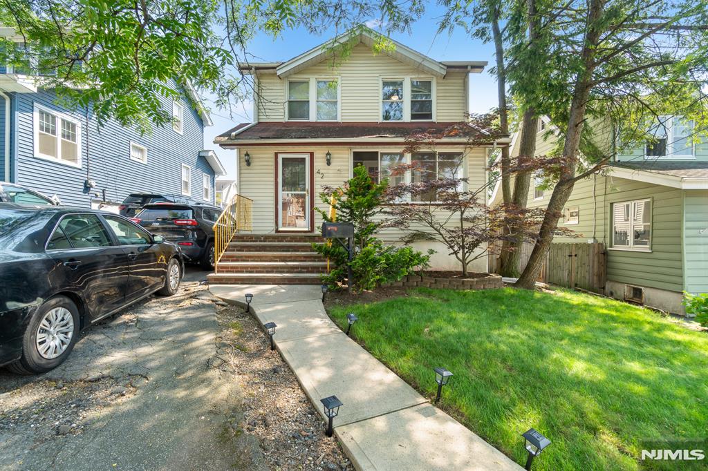 42 Oakwood Avenue